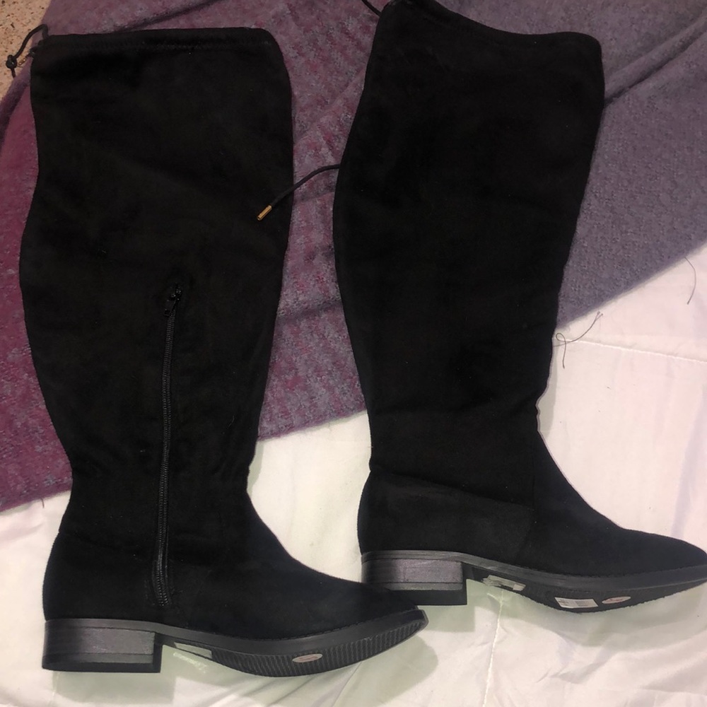 Black velvet boots !! Brand new